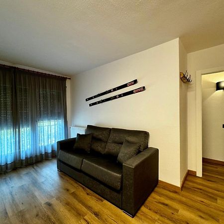 Apartamentos Turisticos Poblado Arinsal Kültér fotó