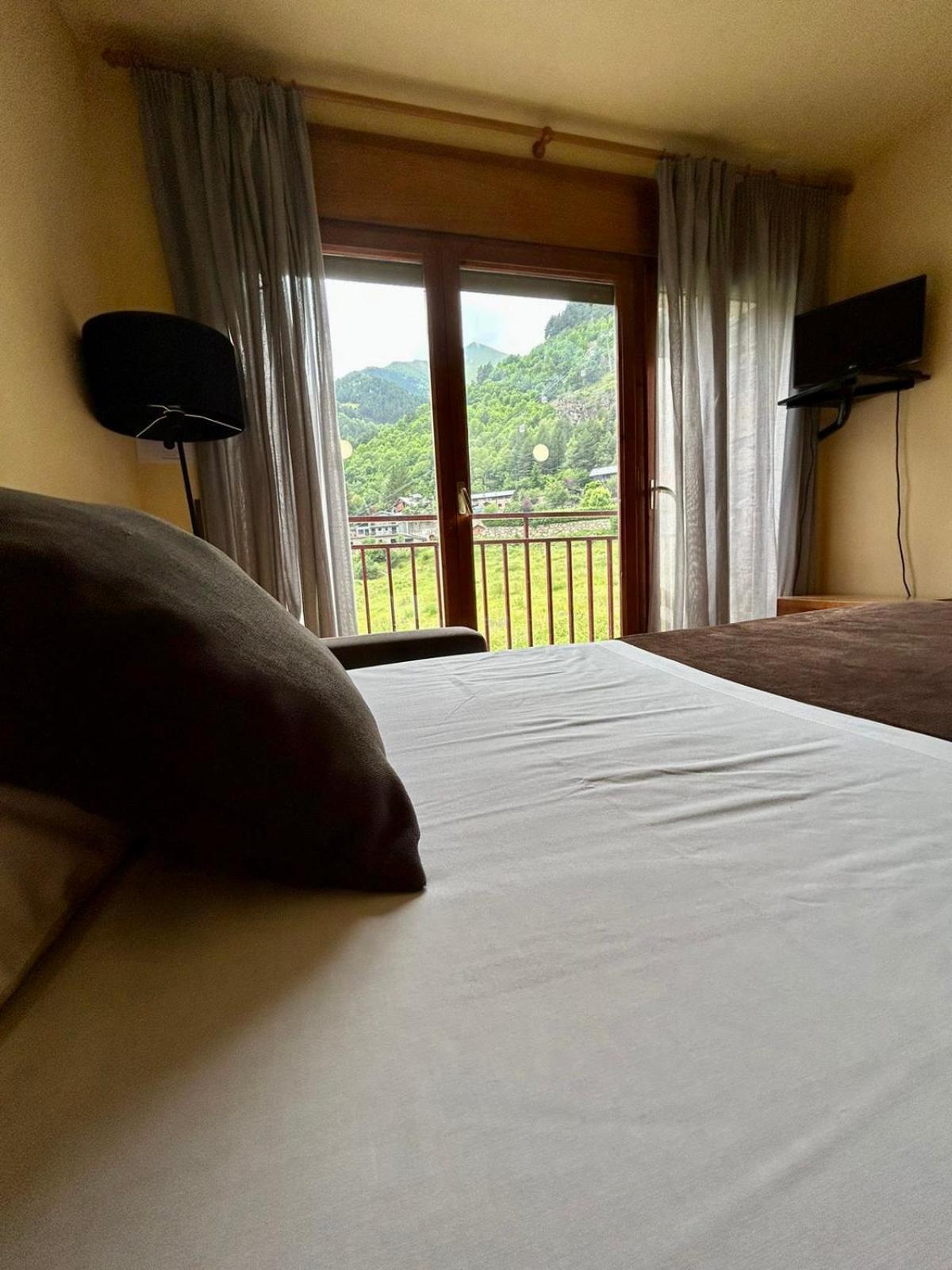 Apartamentos Turisticos Poblado Arinsal Kültér fotó