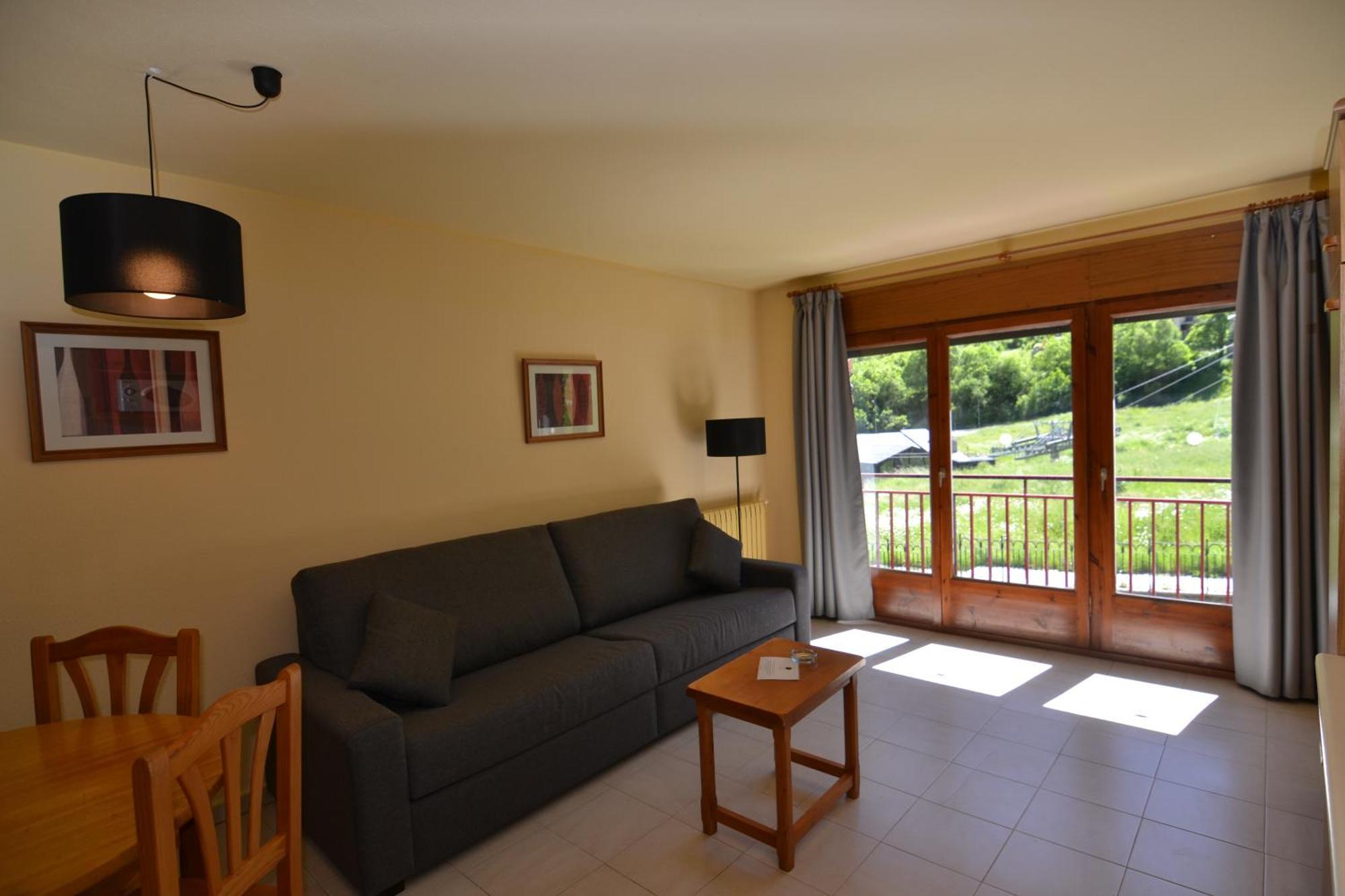 Apartamentos Turisticos Poblado Arinsal Kültér fotó