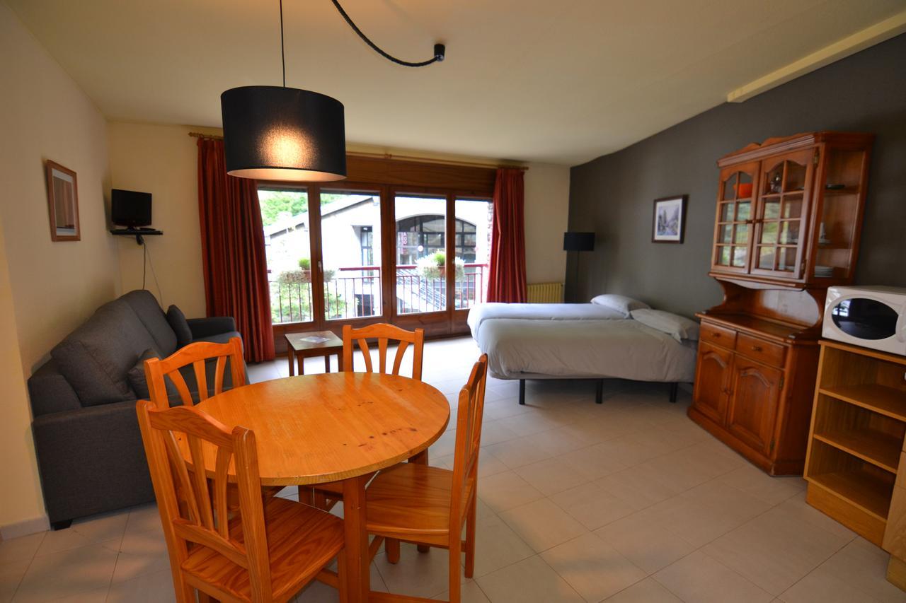 Apartamentos Turisticos Poblado Arinsal Kültér fotó