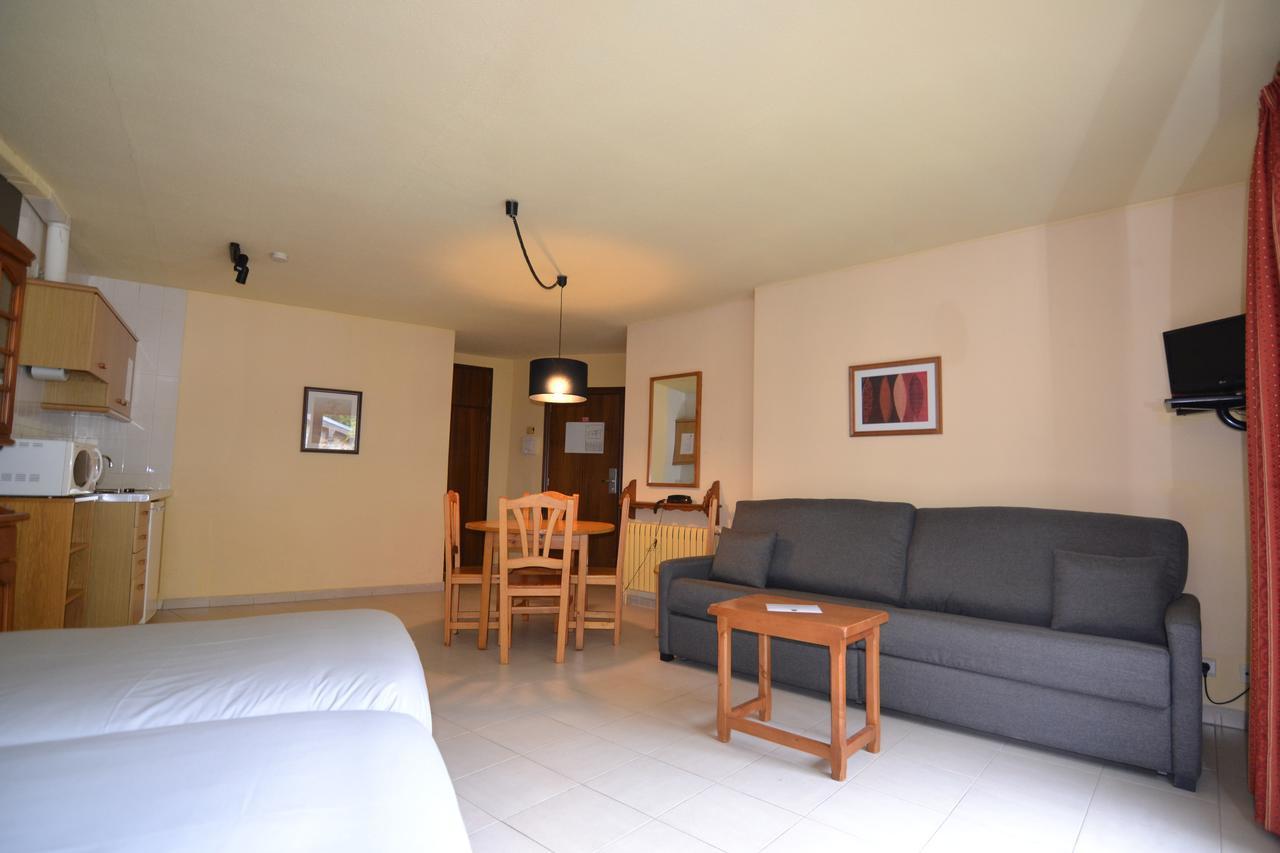 Apartamentos Turisticos Poblado Arinsal Kültér fotó