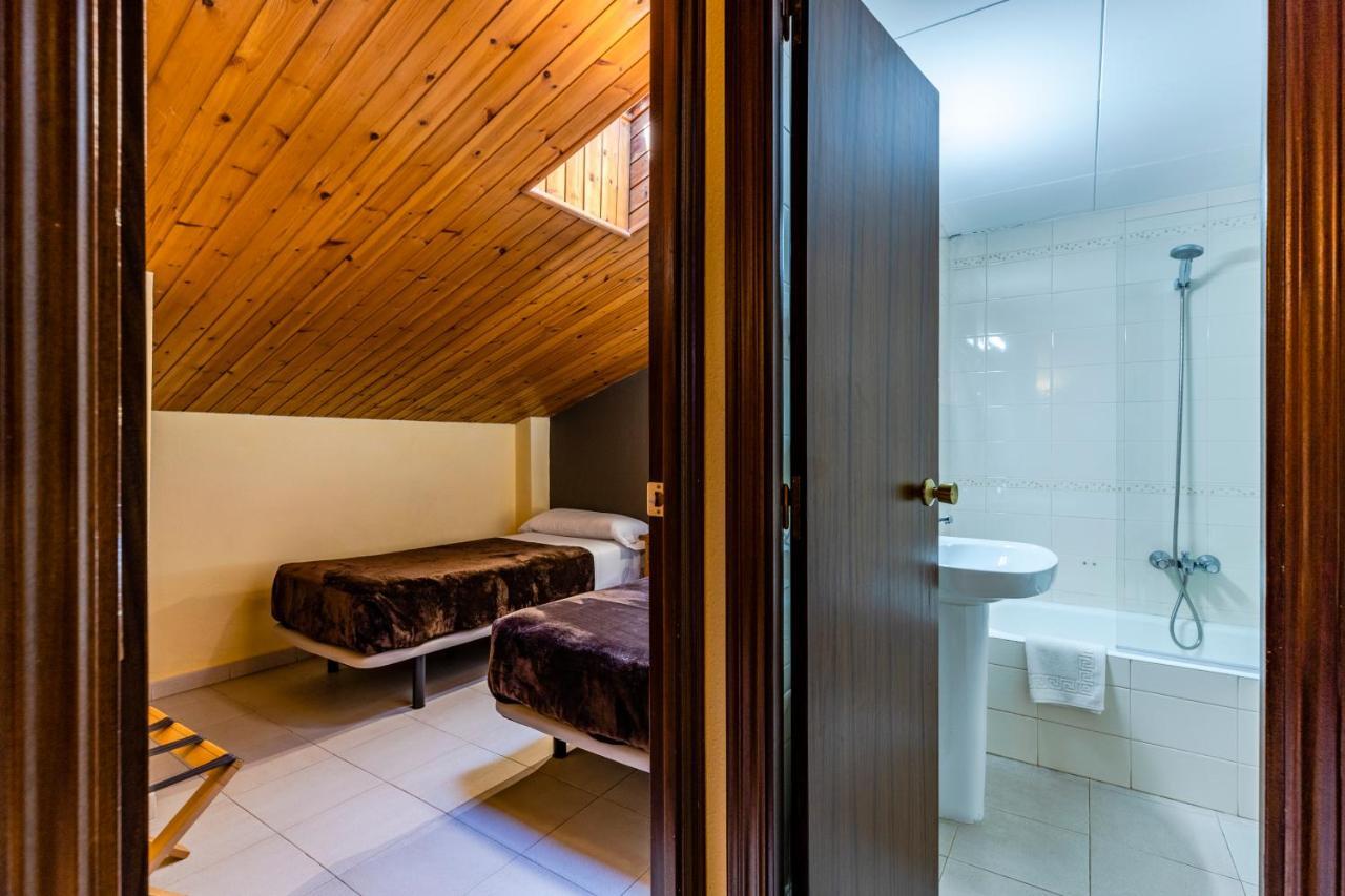 Apartamentos Turisticos Poblado Arinsal Kültér fotó