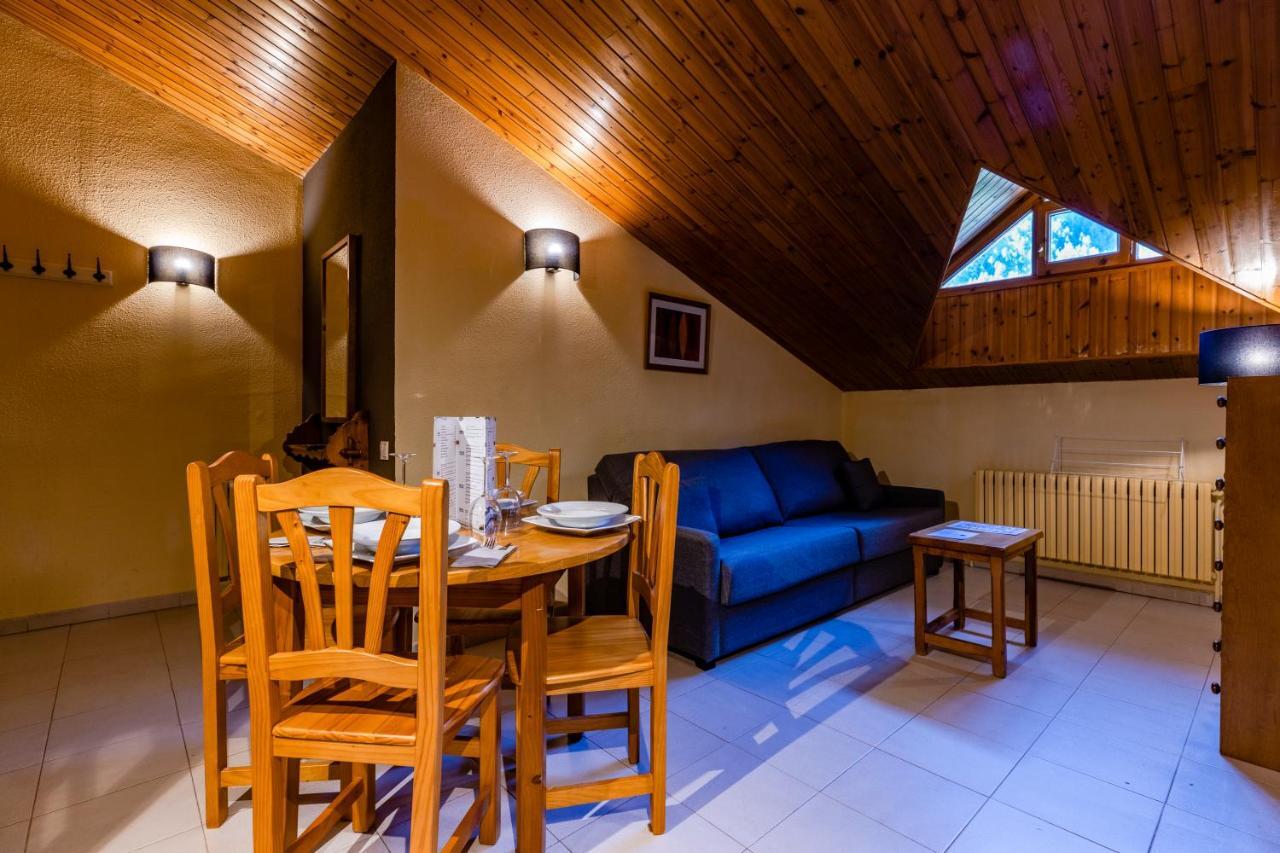 Apartamentos Turisticos Poblado Arinsal Kültér fotó